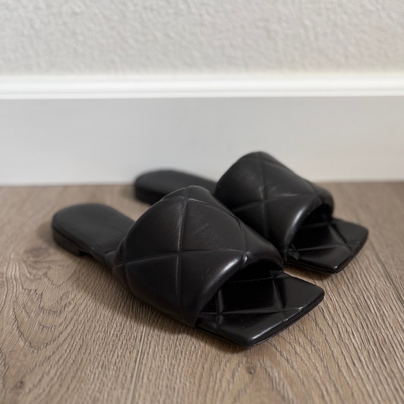 Bottega Veneta Shoes - Bottega Veneta Black Quilted Slide Sandals